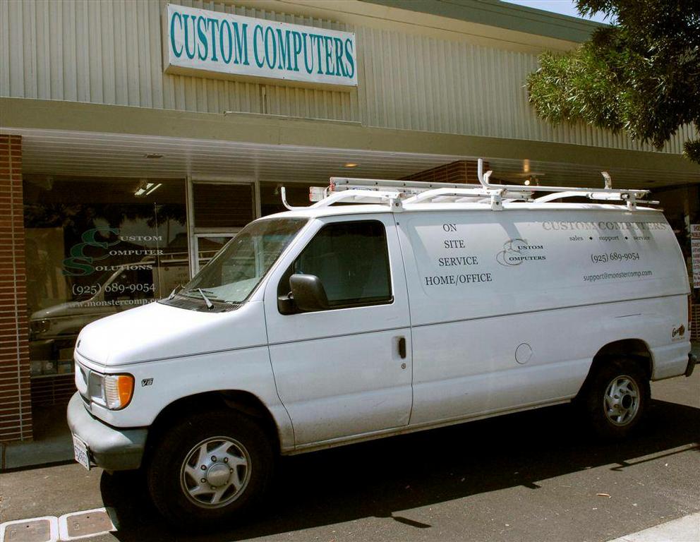 custom by Custom Computers