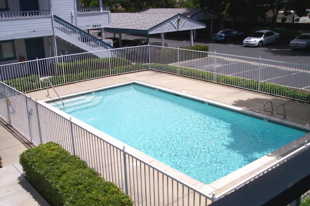 Pool - by Diablo Terrace Apartments