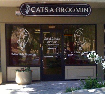 shopfront by Cats A Groomin
